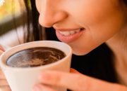 Cara Menjaga Kesehatan Gigi Saat Sering Minum Kopi